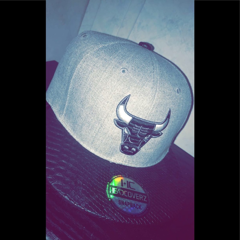 Bulls hat